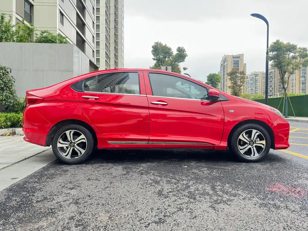 Fengfan 2015 1.5L CVT Comfort Edition купить на сайте DeffCars