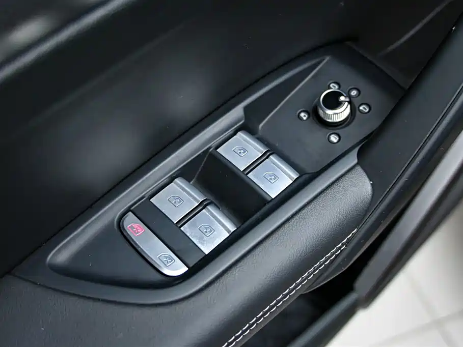 Audi Q5L 2023 40T luxury and dynamic model купить на сайте DeffCars