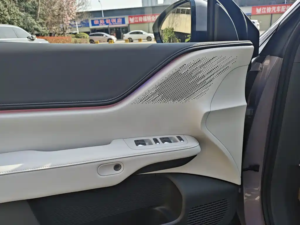 Xpeng G6 2025 model 625 long battery life Max flagship version купить на сайте DeffCars