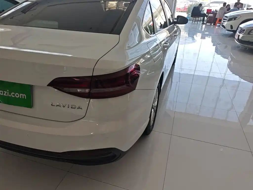 Lavida 2023 facelift 1.5L automatic Deyi version купить на сайте DeffCars