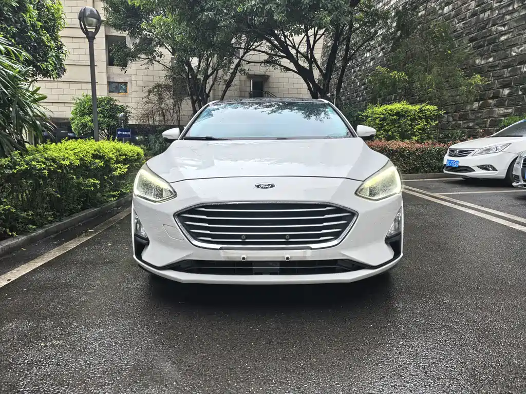 Focus 2019 Sedan EcoBoost 180 Automatic NeochaEDGE купить на сайте DeffCars