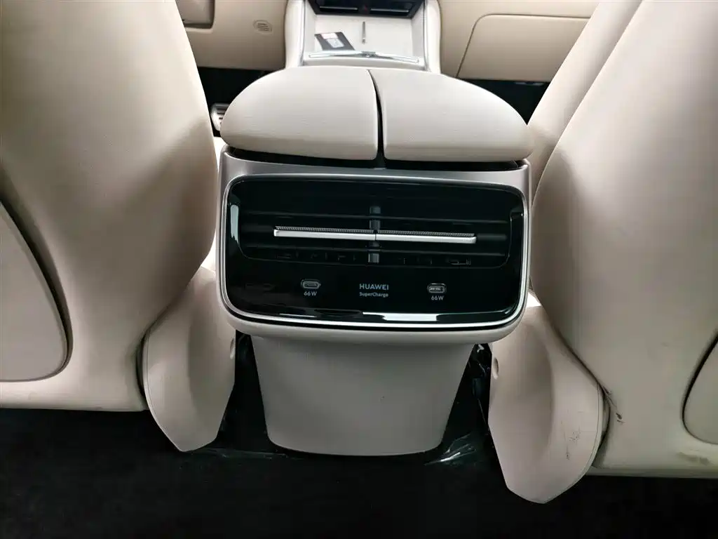 Zhijie S7 2025 model 705km Max купить на сайте DeffCars