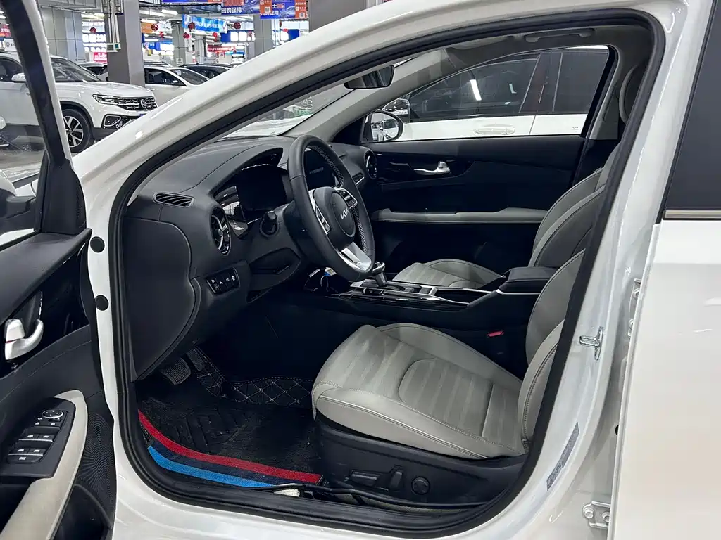 Kia K3 2024 1.5L CVT Luxury Smart Edition купить на сайте DeffCars