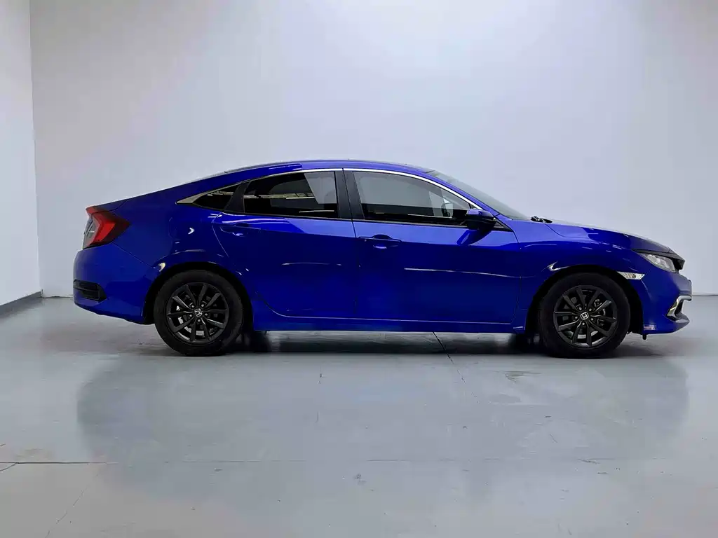 Civic 2019 220TURBO CVT Dynamic Edition National VI купить на сайте DeffCars