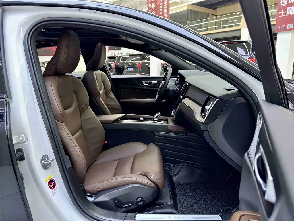 Volvo S60 2023 B4 Zhiyuan Luxury Edition купить на сайте DeffCars