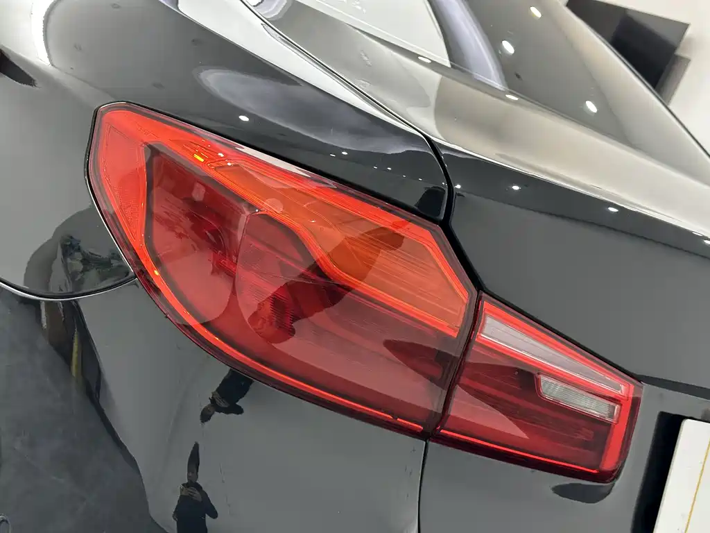 BMW 5 Series 2018 Facelift 530Li Exclusive Luxury Package купить на сайте DeffCars
