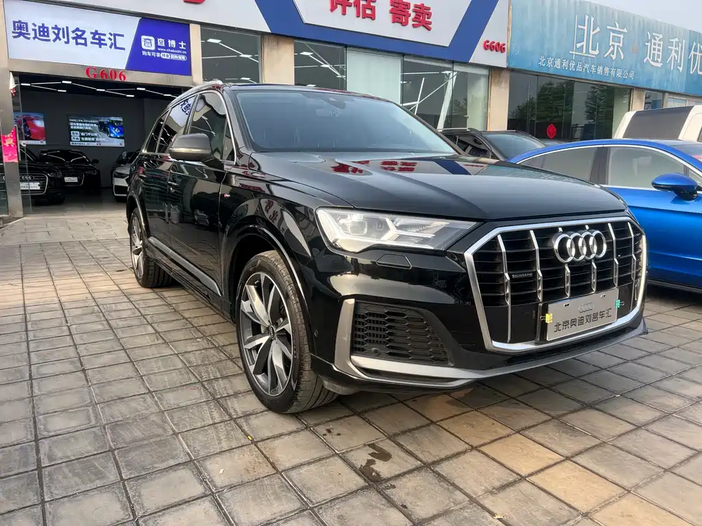 Audi Q7 2023 55 TFSI quattro S line sports купить на сайте DeffCars