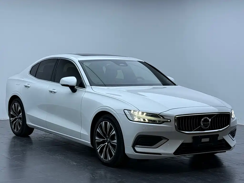 Volvo S60 2023 B4 Zhiyuan Luxury Edition купить на сайте DeffCars
