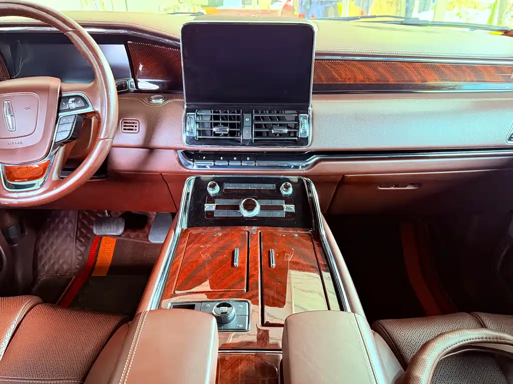 Navigator 2020 3.5T Long Axis Presidential Edition купить на сайте DeffCars