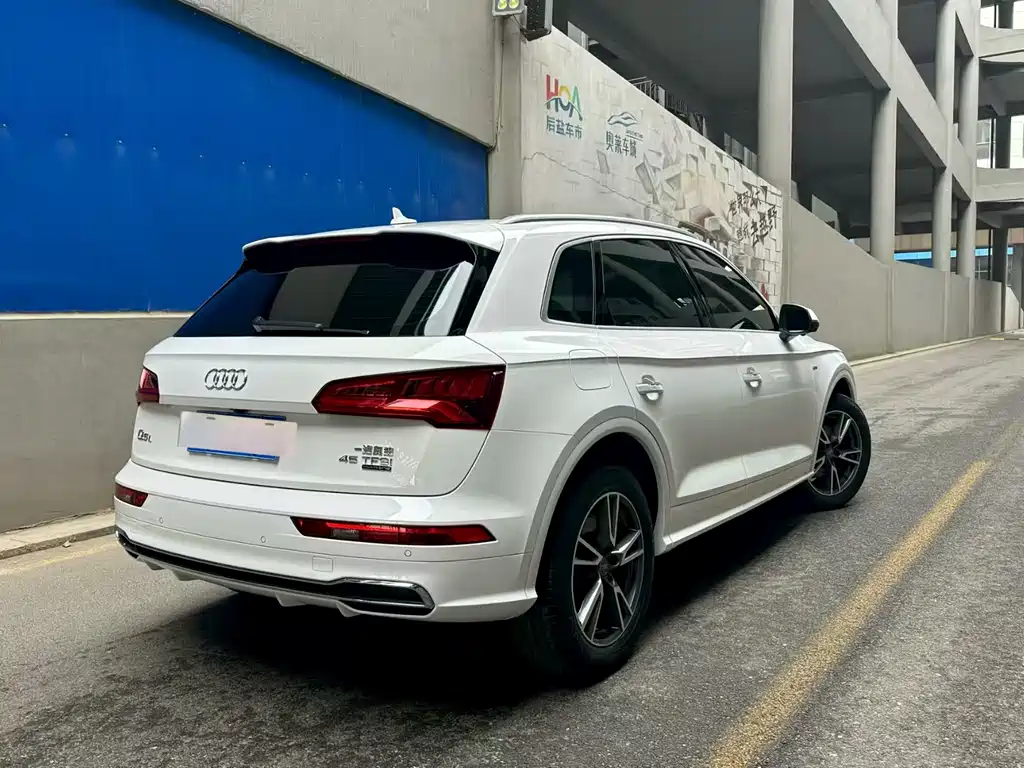 Audi Q5L 2018 45 TFSI Exclusive Fashion Type National V купить на сайте DeffCars