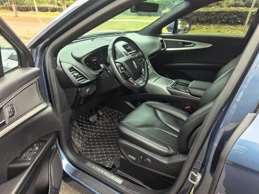 Voyager imported 2019 2.0T two-wheel drive Zunyue Edition, National VI купить на сайте DeffCars
