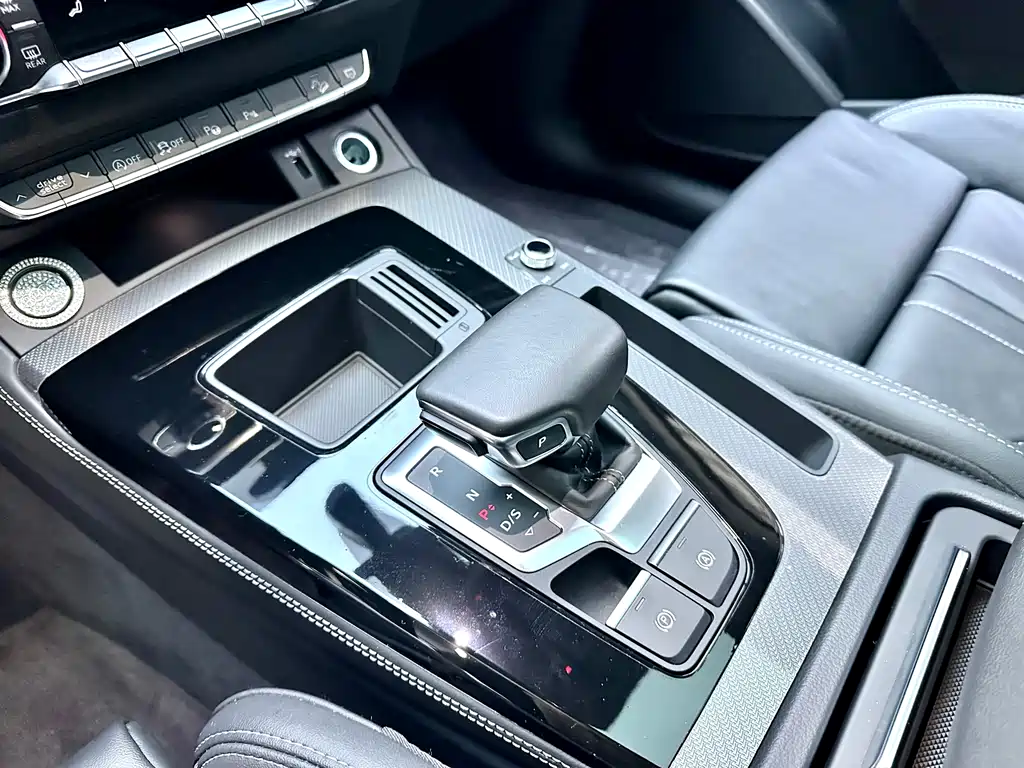 Audi Q5L 2022 40T luxury and dynamic model купить на сайте DeffCars