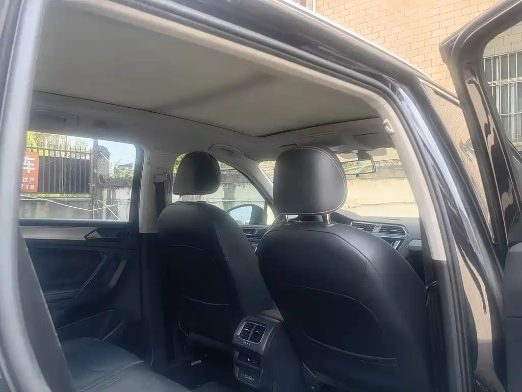 Tiguan L 2019 330TSI automatic two-wheel drive panoramic comfort version National VI купить на сайте DeffCars