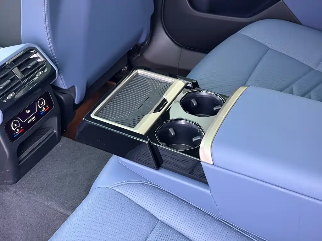 BMW 5 Series 2024 530Li Exclusive M Sports Package купить на сайте DeffCars