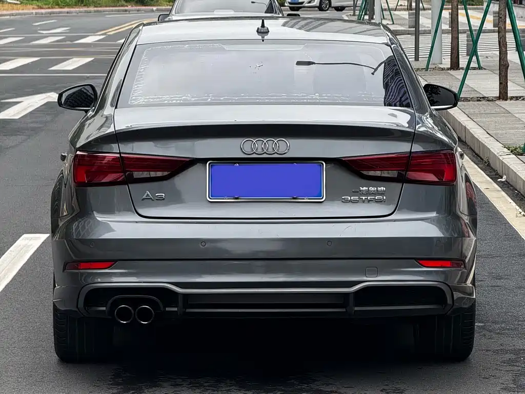 Audi A3 2018 30th Anniversary Limousine 35 TFSI Fashion купить на сайте DeffCars