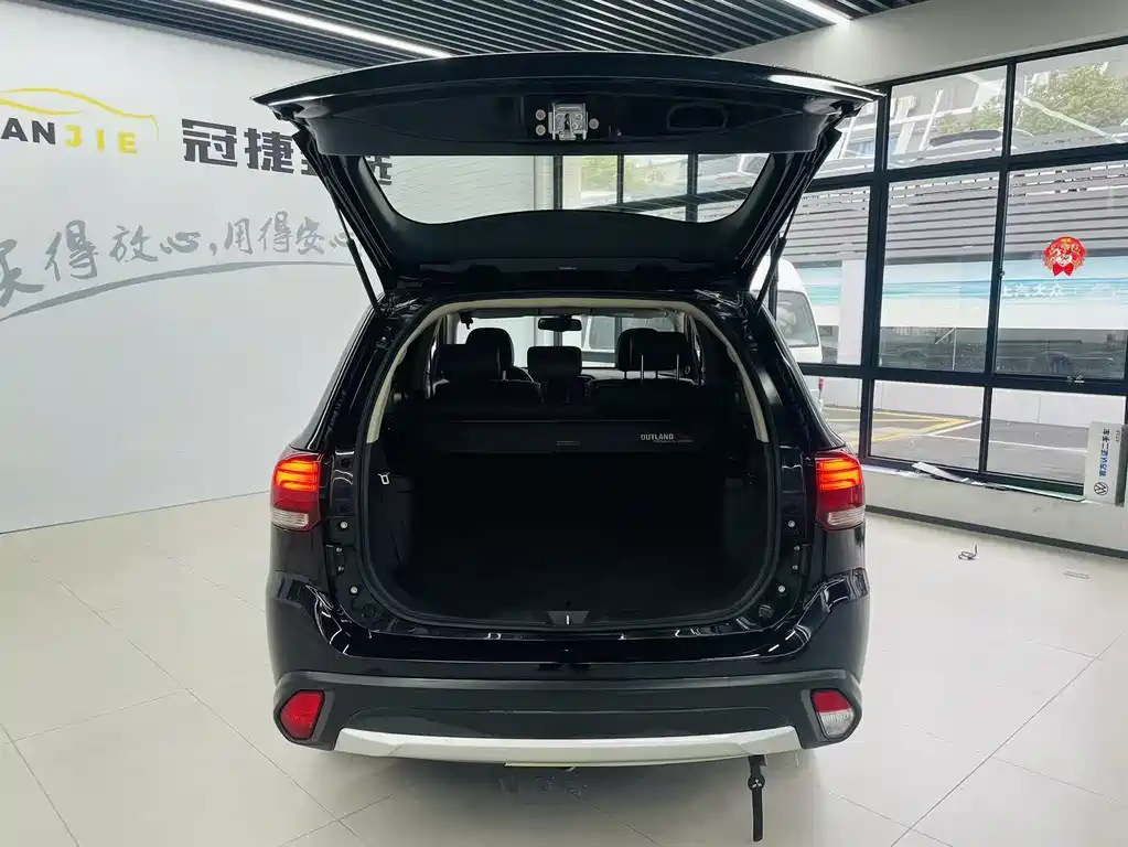 Outlander 2018 2.0L 2WD Jiale Edition 7 seats купить на сайте DeffCars