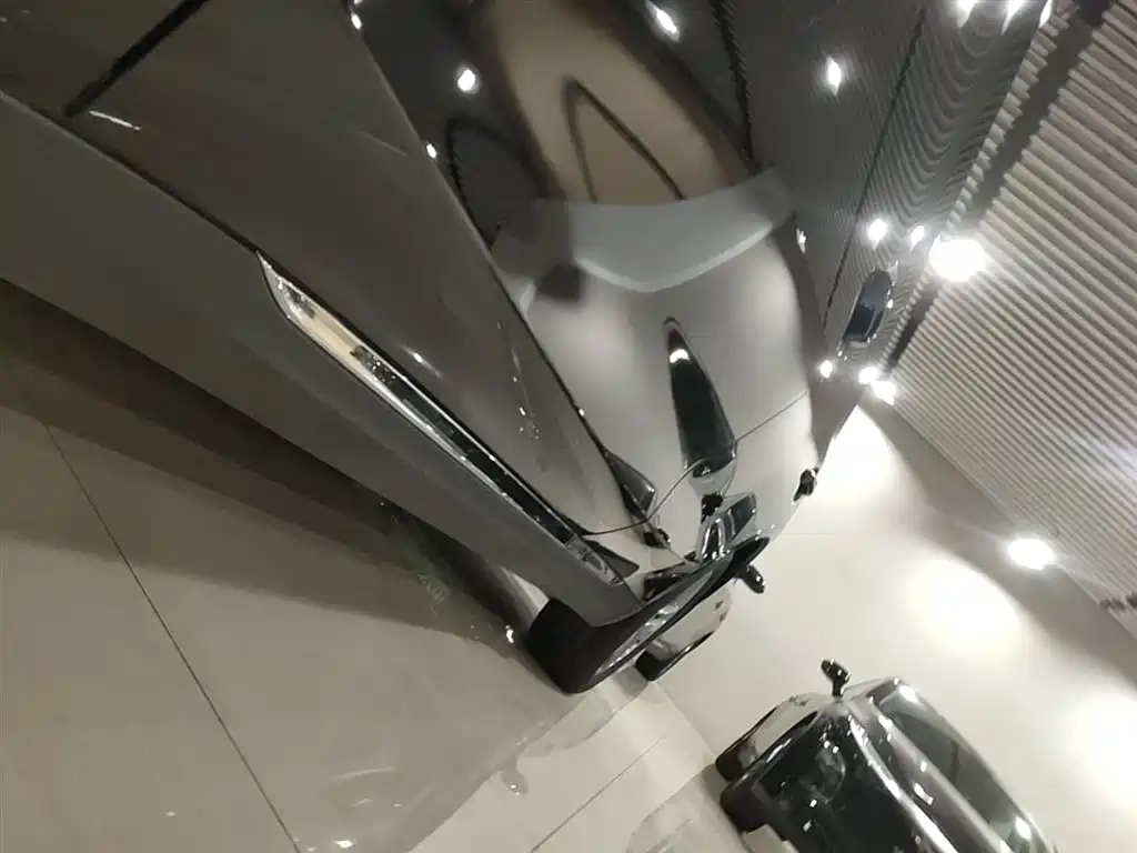 Hongqi E-QM5 2025 500km travel version купить на сайте DeffCars