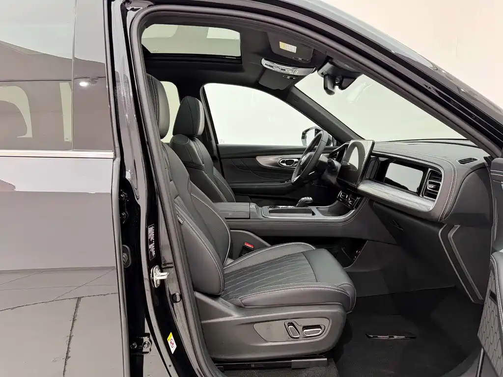 Trumpchi GS8 2025 Pilot Series 2.0TGDI two-wheel drive luxury version 5 seats купить на сайте DeffCars