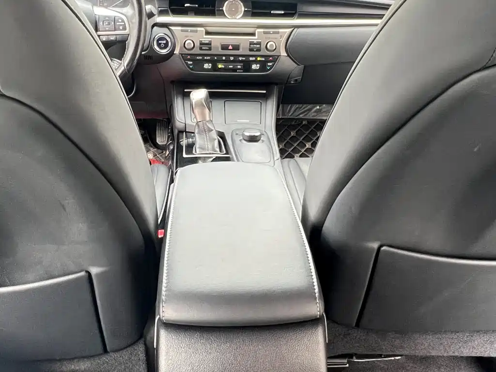 Lexus ES 2015 300h Comfort Edition купить на сайте DeffCars