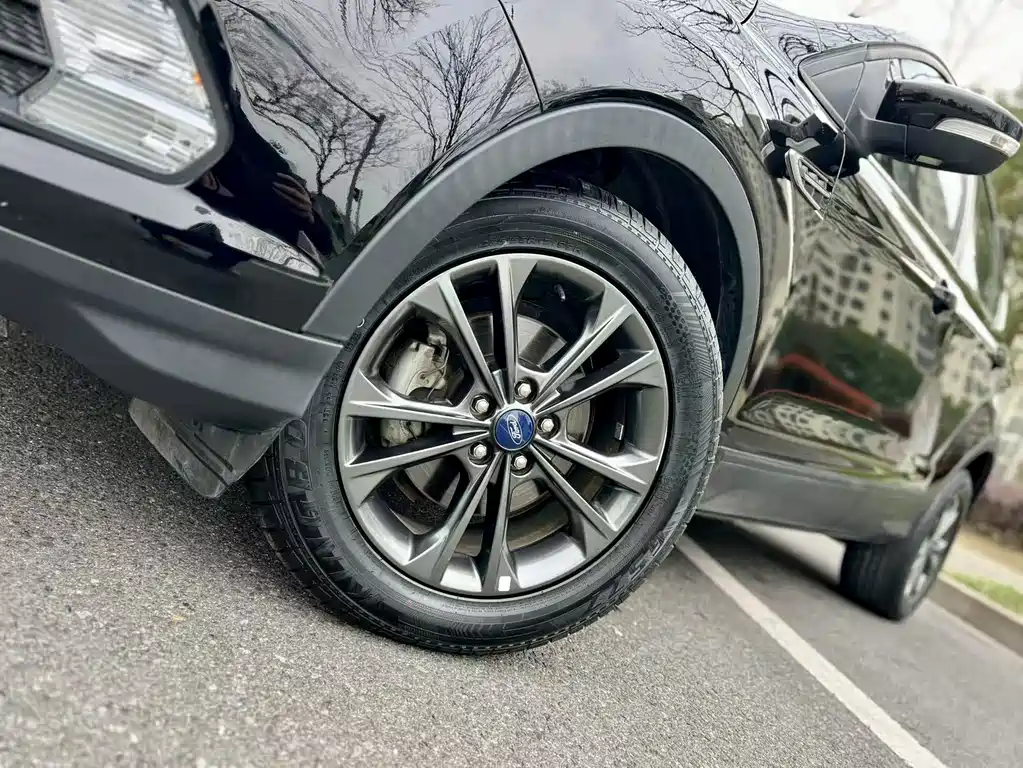 Escape 2019 EcoBoost 180 two-wheel drive platinum airfoil National V купить на сайте DeffCars