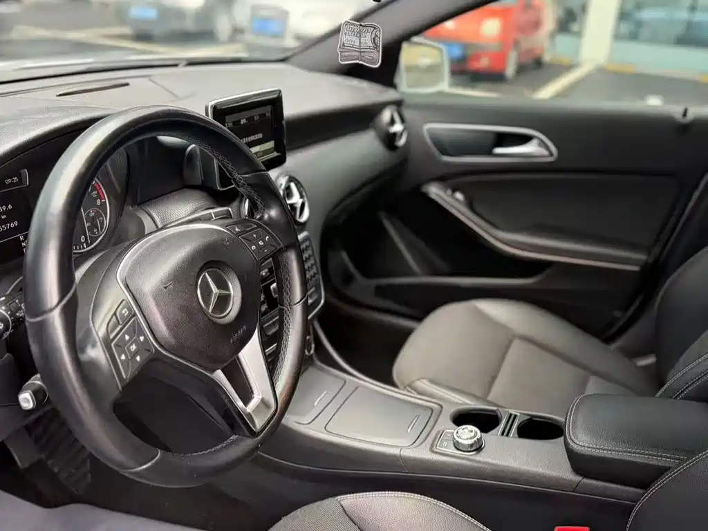 Mercedes-Benz A-Class (Imported) 2013 A 180 Fashion Model купить на сайте DeffCars