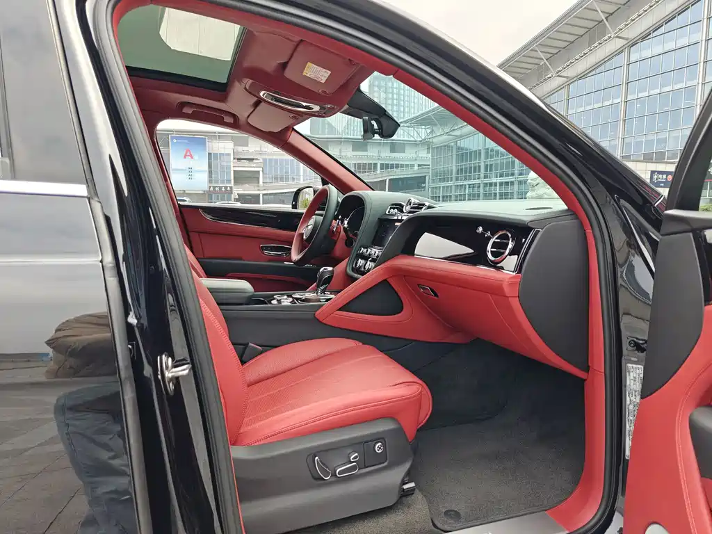 Bentayga 2021 4.0T V8 купить на сайте DeffCars