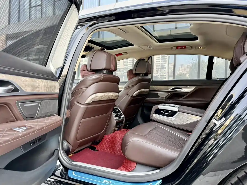 BMW 7 Series 2019 740Li Leading Luxury Package купить на сайте DeffCars