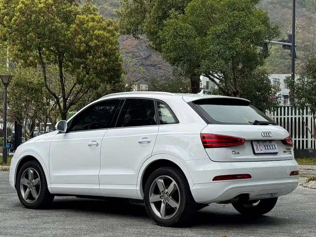 Audi Q3 2013 40 TFSI quattro luxury model купить на сайте DeffCars
