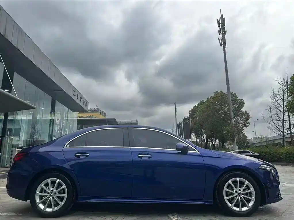 Mercedes-Benz A-Class 2020 Facelift A 200 L Sports Sedan Fashionable купить на сайте DeffCars