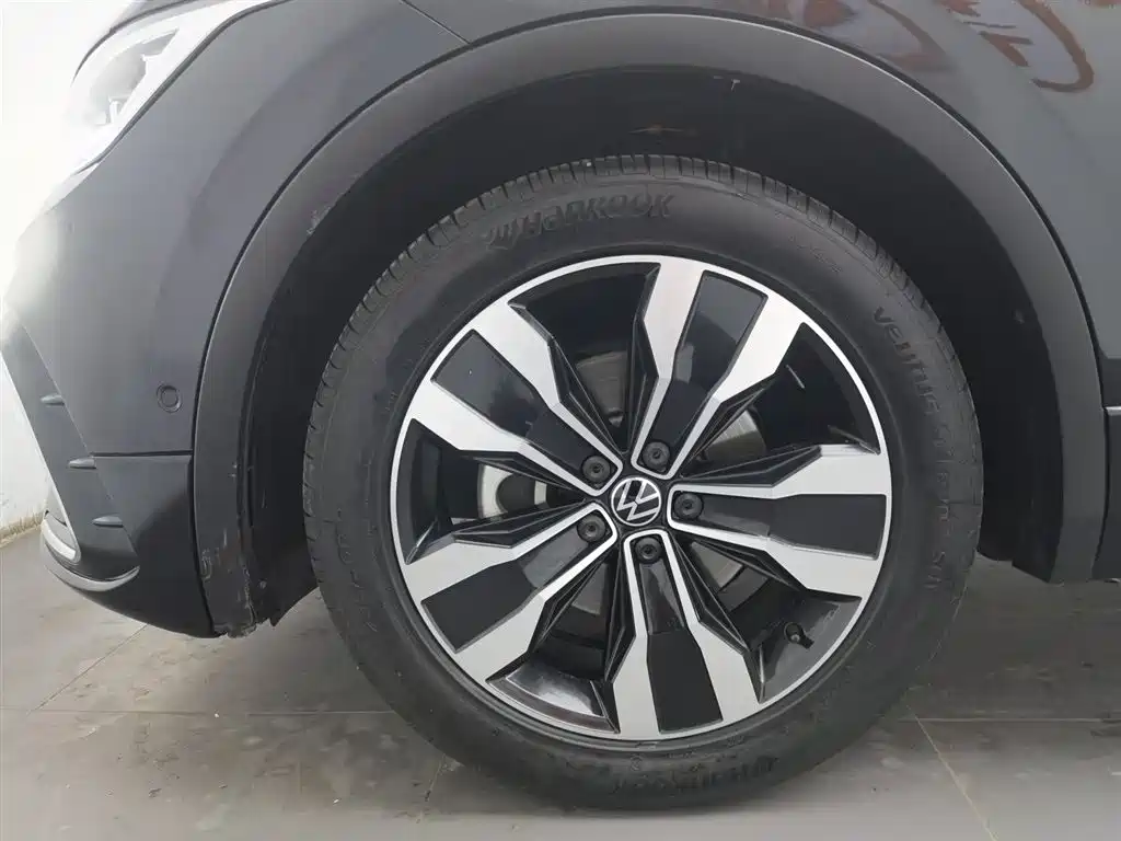 Tiguan L 2024 330TSI automatic two-wheel drive R-Line version купить на сайте DeffCars