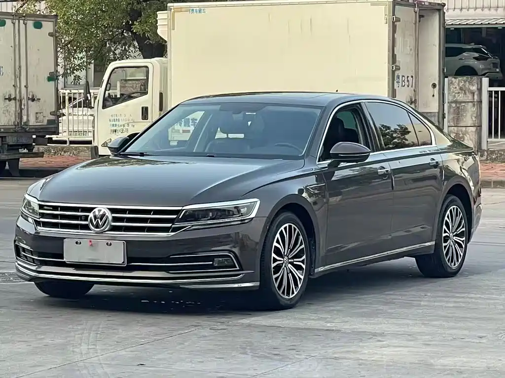 Huiang 2019 380TSI 2WD Business Edition National V купить на сайте DeffCars