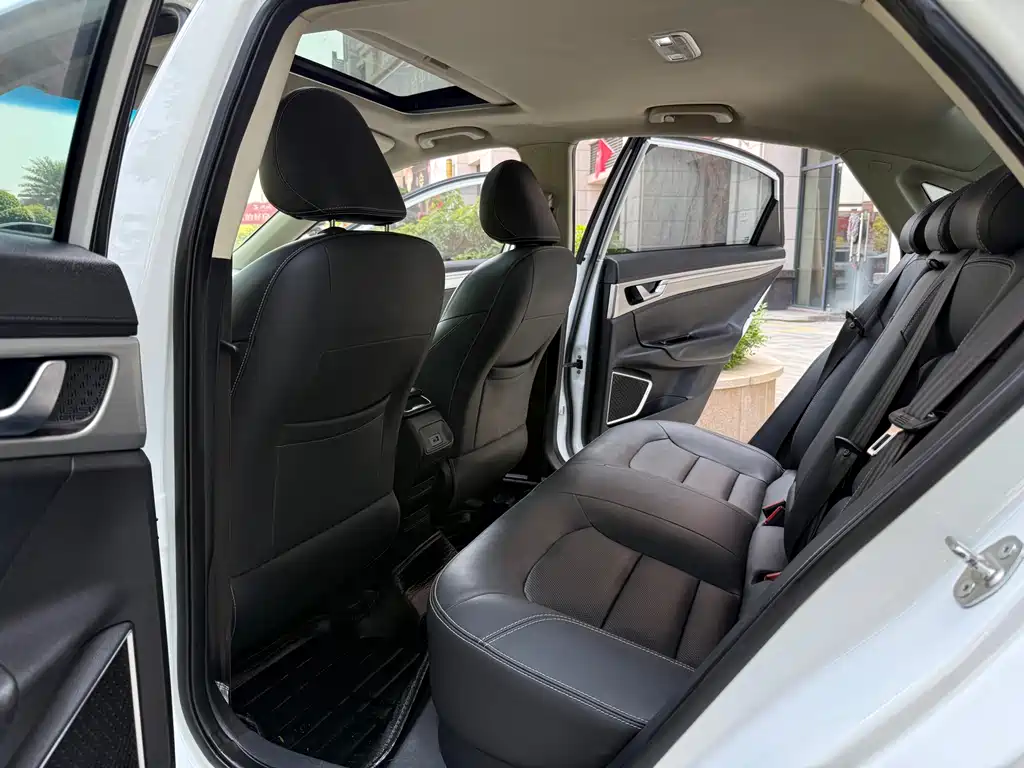 Emgrand GL 2017 1.8L DCT Elite купить на сайте DeffCars