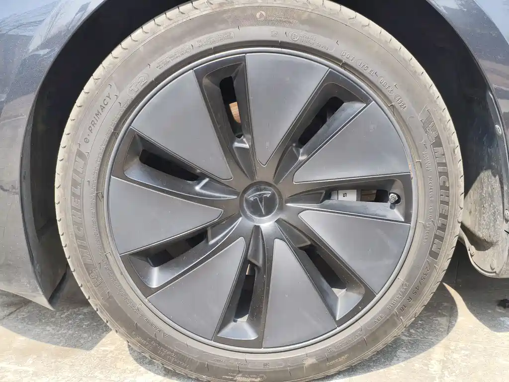 Model 3 2023 long-range all-wheel drive version купить на сайте DeffCars