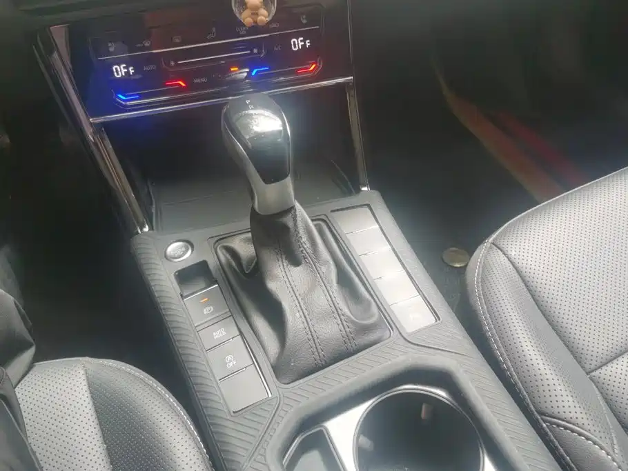 Passat 2025 Outstanding Model 380TSI Dragon Edition купить на сайте DeffCars