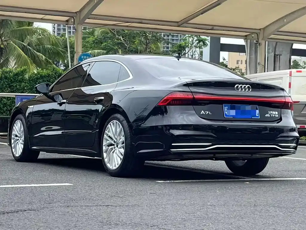 Audi A7L 2024 45TFSI S-line Dream-Building Crystal Package купить на сайте DeffCars