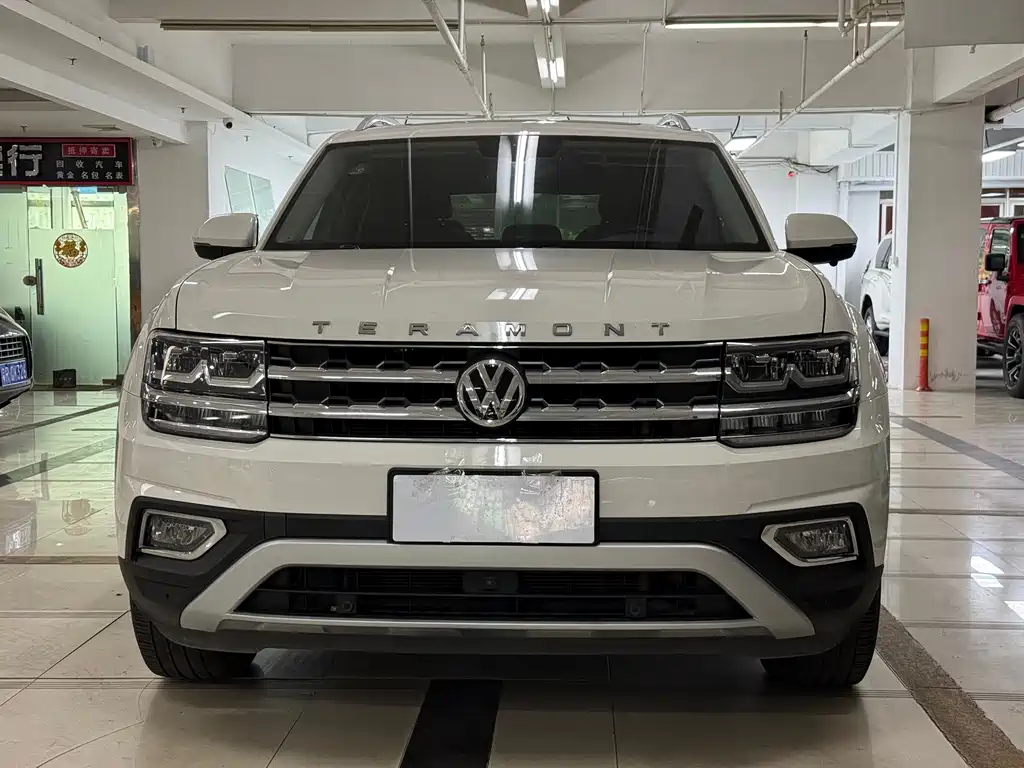 Touron 2017 330TSI two-wheel drive luxury version купить на сайте DeffCars