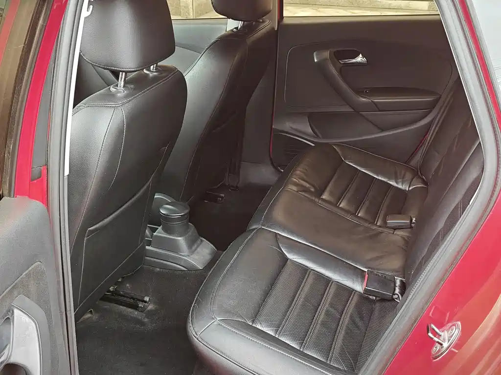 Polo 2013 1.4L automatic luxury version купить на сайте DeffCars