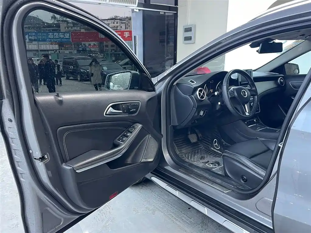 Mercedes-Benz GLA 2016 GLA 200 Dynamic купить на сайте DeffCars