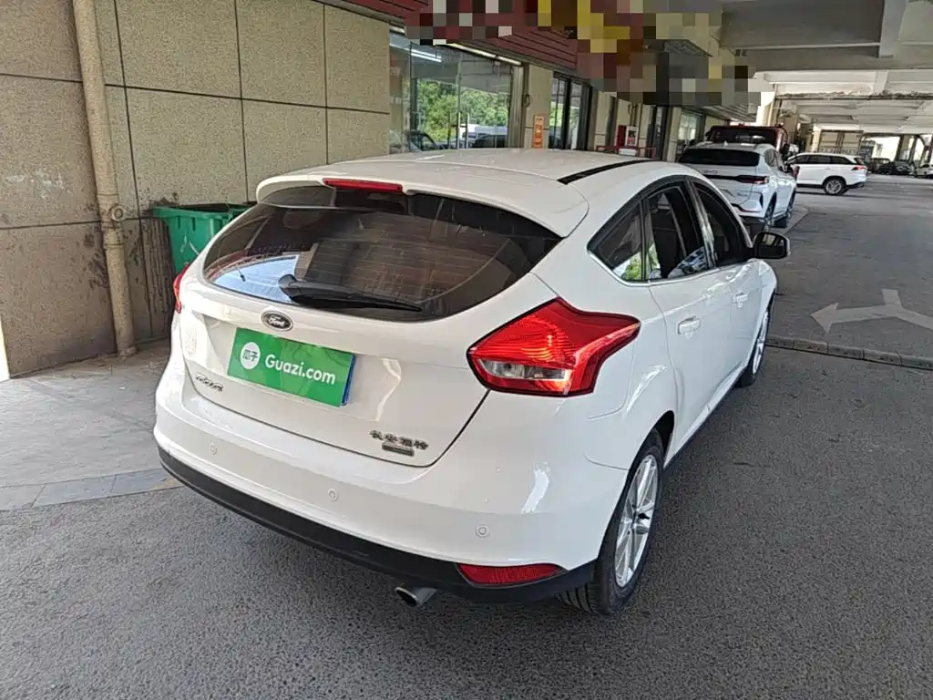 Focus 2015 Hatchback EcoBoost 180 Automatic Elite купить на сайте DeffCars