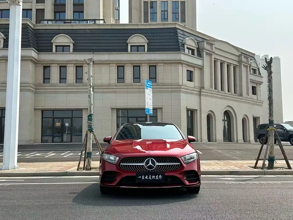 Mercedes-Benz A-Class 2019 A 180 L Sports Sedan купить на сайте DeffCars