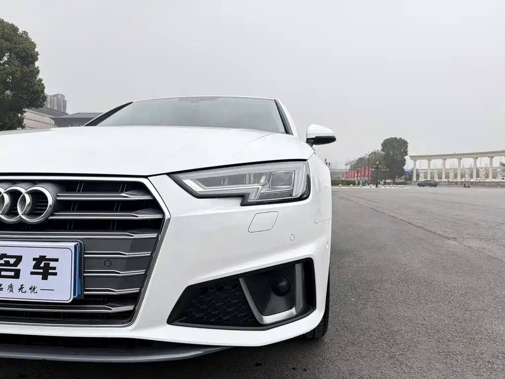 Audi A4L 2019 40 TFSI Fashion Type National VI купить на сайте DeffCars