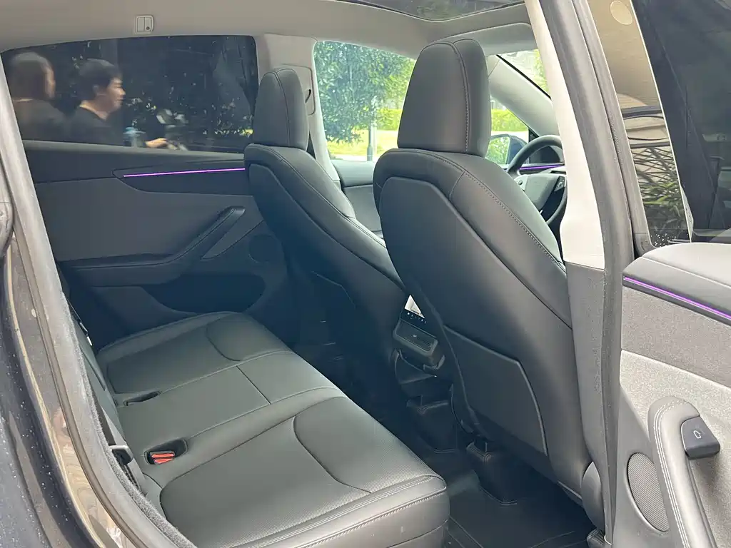 Model Y 2025 rear-wheel drive version купить на сайте DeffCars