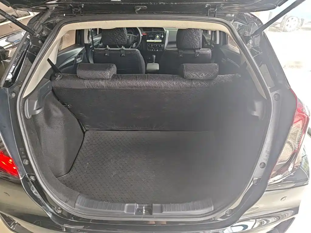 Fit 2016 1.5L LXS CVT Comfort Sunroof Edition купить на сайте DeffCars