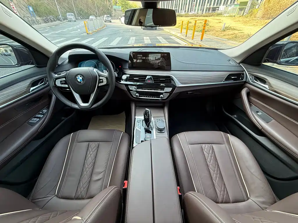 BMW 5 Series 2019 530Li Leading Luxury Package купить на сайте DeffCars