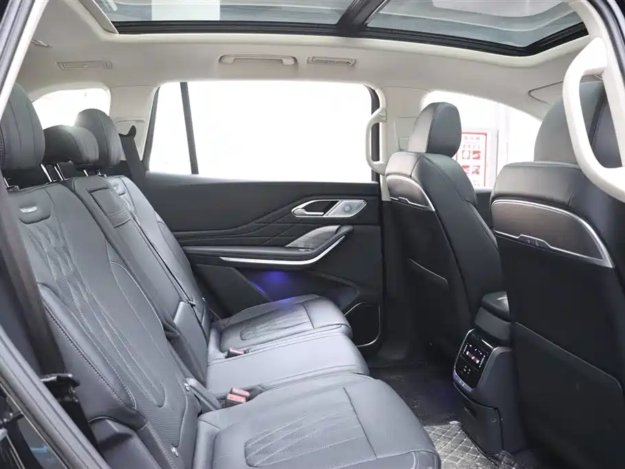 Hongqi HS7 PHEV 2024 2.0T PHEV four-wheel drive Qichang version 7 seats купить на сайте DeffCars