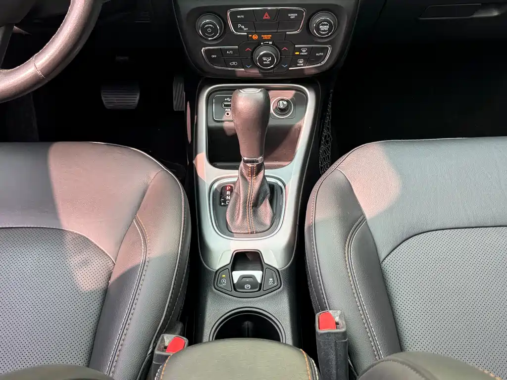 Compass 2017 200T Automatic Home Edition купить на сайте DeffCars