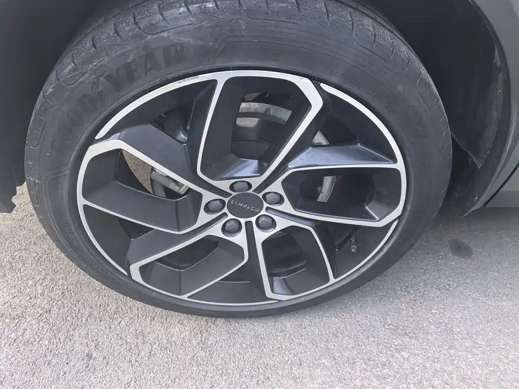 Lynk & Co 05 2020 2.0TD 2WD Yao Plus купить на сайте DeffCars