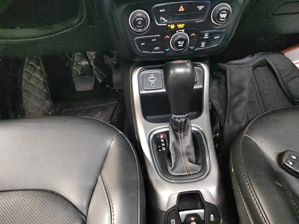 Compass 2017 200T Automatic Home Edition купить на сайте DeffCars