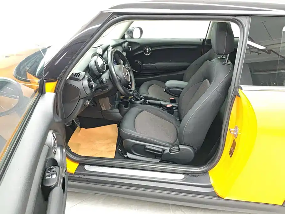 MINI 2016 1.2T ONE Avant-Garde купить на сайте DeffCars