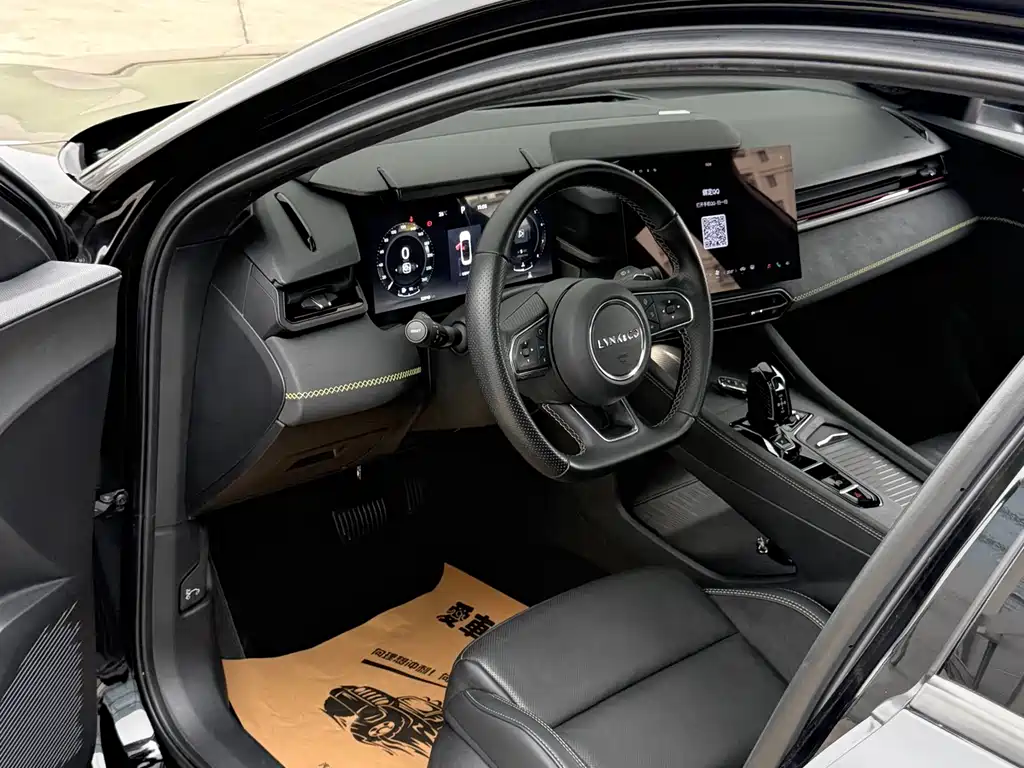 Lynk & Co 03 2023 2.0TD DCT Pro купить на сайте DeffCars